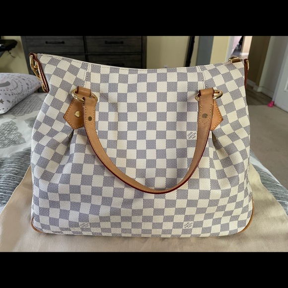 Beautiful Authentic LV Damier Azur Evora GM Handbag - Picture 2 of 16